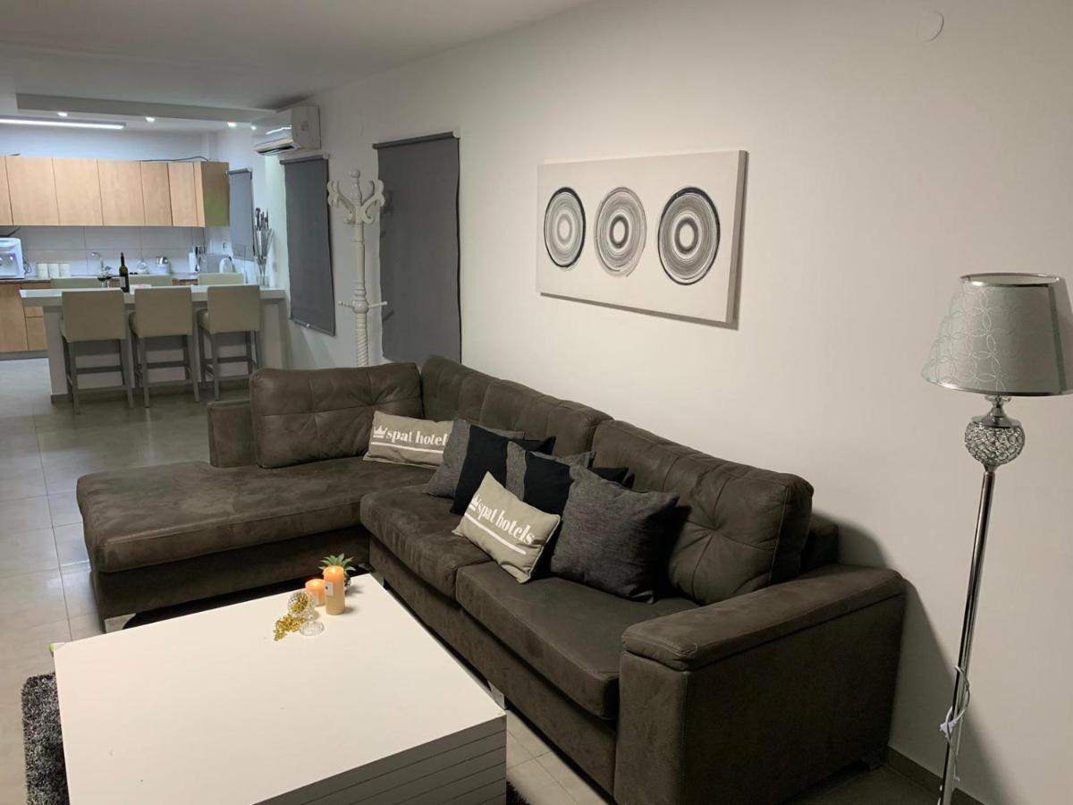 דירת 5 חדרים מול הים Apartman Bat Jám Kültér fotó